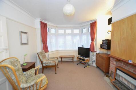 4 Jubilee Avenue lounge 2.JPG