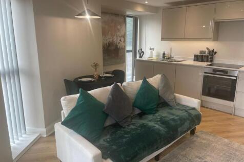 WhatsApp Image 2025-08-19 at 15.17.40_e7a088be.jpg