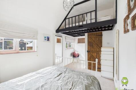 EweMove Basingstoke Estate Agents 17 Vyne Road 