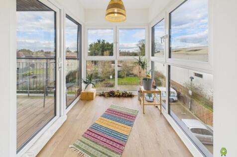Presented by Nicoleta at EweMove Bexleyheath and D