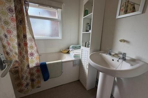 Bathroom.JPEG