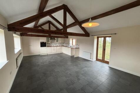 Kitchen / Living Area