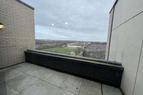 Regents Plaza, Regent Farm Road, Gosforth, Newcastle Upon Tyne photo 3