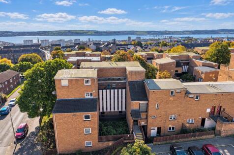 7 Kinghorne Court Dundee-1.jpg