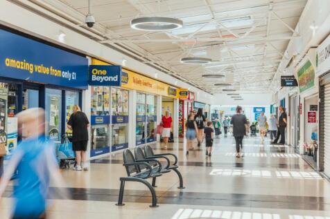 Retail Property (Shopping Centre) to rent Image 11