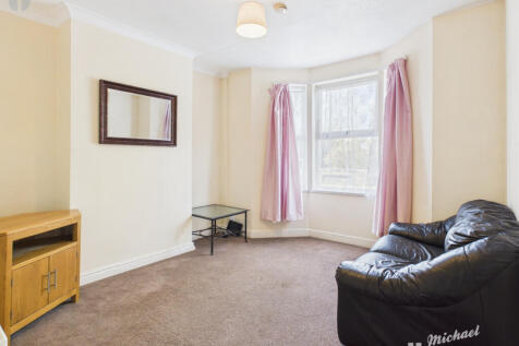 CAM03852G0-PR0673-STILL001