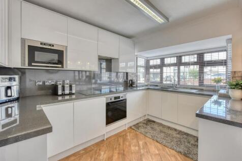 51 Sedgley Road-Kitchen (3).jpg