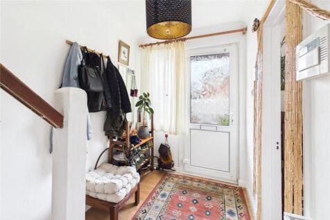 Leigh Orchard Close, London, SW16 photo 4