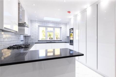 Bulstrode Way, Gerrards Cross, SL9 photo 5