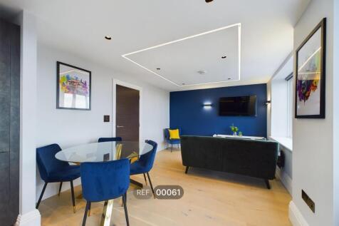Kitchen &amp; Living area