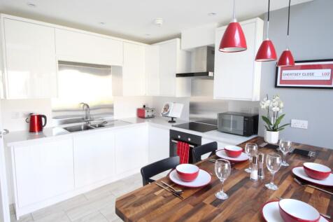 Chertsey Close, Luton, Bedfordshire, LU2 9JD photo 3