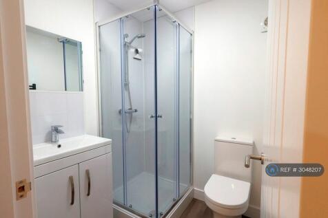 Ensuite Shower Room To Bedroom 9