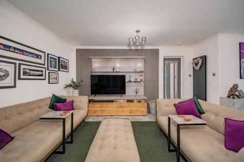 1 Taypark Dundee Road BF edits-2.JPG