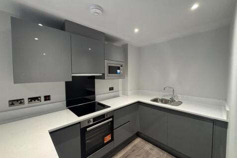 Kitchen 2.jpeg