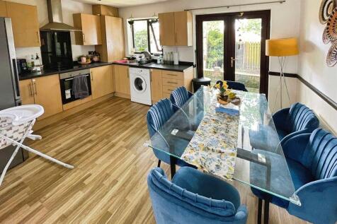 Sandhill Close, Great Lever, Bolton photo 3