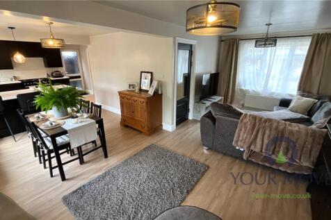Living/Dining Area