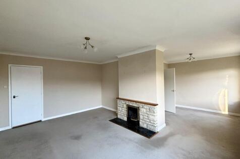 Sitting Room / Dining Room