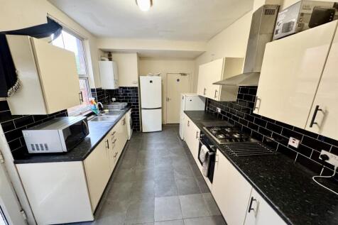 Earlsdon Ave N, photo 3