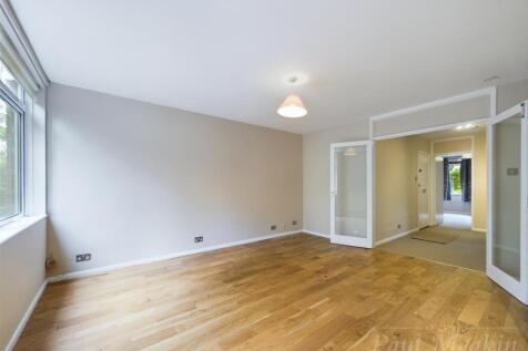 The Pines, Purley photo 3