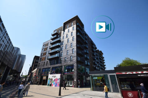 1-bed flat on The Rock, Bury, £925/mo