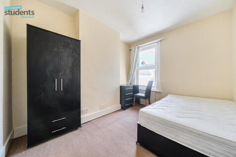 b256d898-9456-4b6...