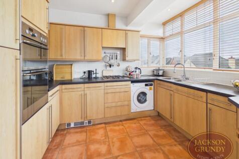 St Crispin Crescent