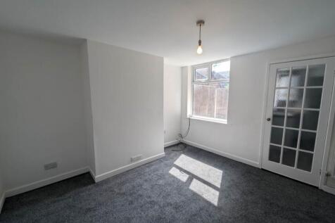 1 Bed Ground Floor Flat