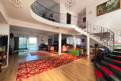 6 Bedroom Villa for 