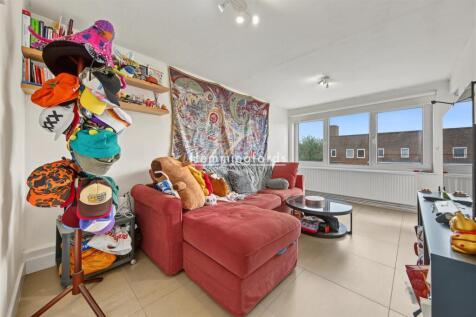 Cowdenbeath Path, London N1-01.jpg