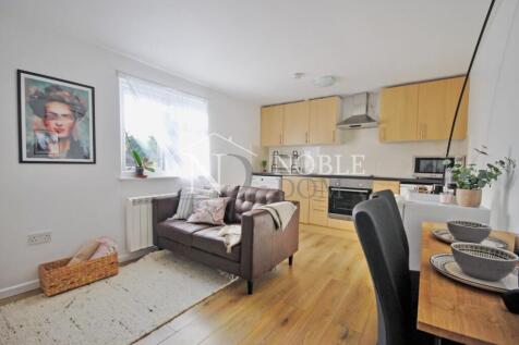 TWO BEDROOM MAISONETTE IN HOUNSLOW