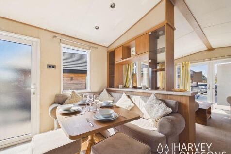 ABI Windermere dining area with booth seating at B