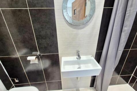Shower Room.jpg