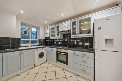 4-bed flat on Esher Gardens, London, SW19, £3,000/mo