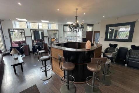 Retail Property (high street) to rent Image 5