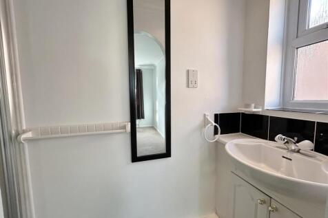 Master Bedroom En-suite