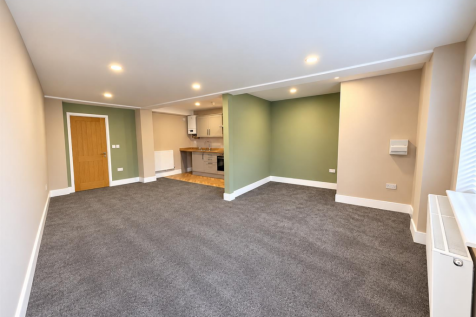 Shires Court, South Street, Bourne photo 2