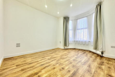 2 Bedroom Flat for Rent