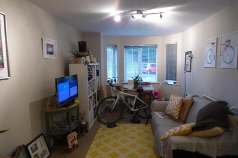 Chelsfield Grove, Chorlton, Manchester photo 5