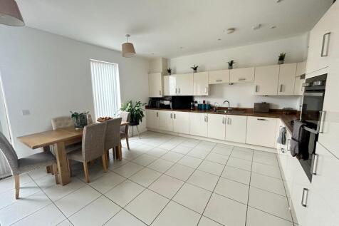 Sparrowhawk Way, Newhall, HARLOW photo 3