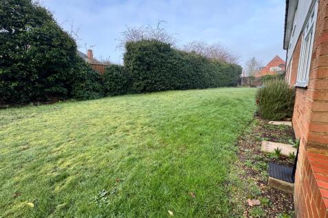 COMM REAR GARDEN R