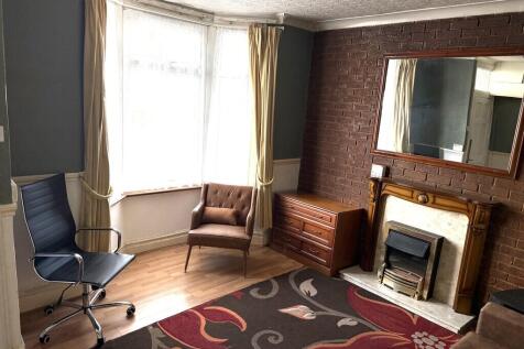 Humberstone Road, E13  photo 3