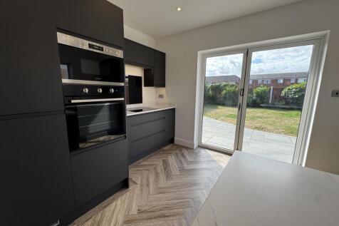Walter Avenue, Lytham St. Annes photo 4