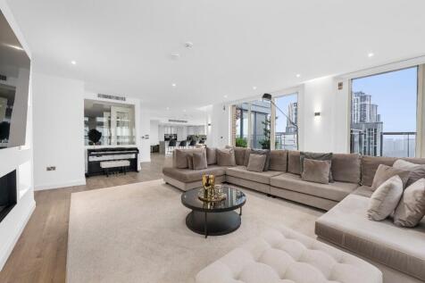 4 bed, 4 bath Apartment in Manchester - Photo 6