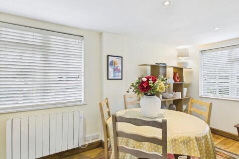 Coneyhurst Road, Billingshurst photo 4