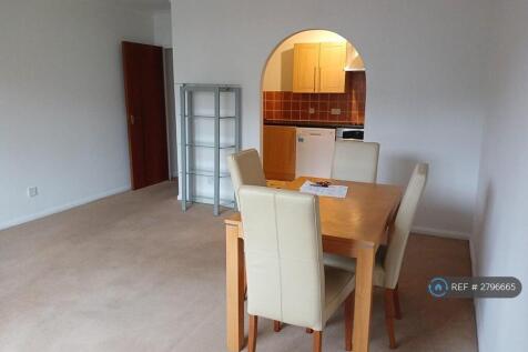 Spacious Dining Area