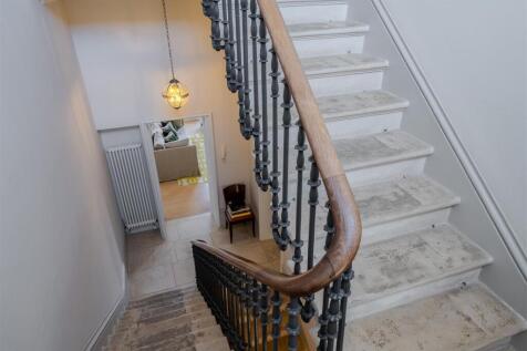 8 bed, 4 bath Town House in Bristol - Photo 11