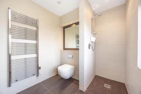 LG-66 Groudle Road, Onchan 2-32.jpg