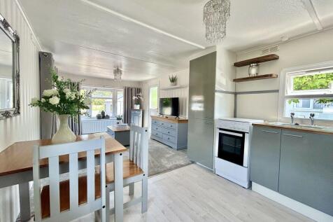 Kitchen/Diner &amp; Lounge