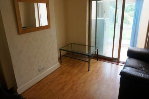 3-bed house on Oaklands Avenue, Loughborough, £1,625/mo
