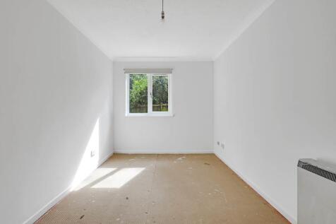 14-10cdJHPropWpen - 24 Readman Court - 28-small.jp
